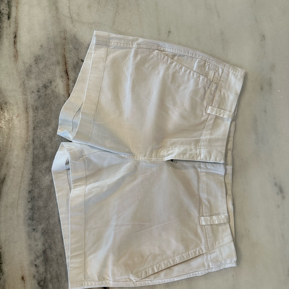 Vineyard Vines White Every Day Women's Shorts